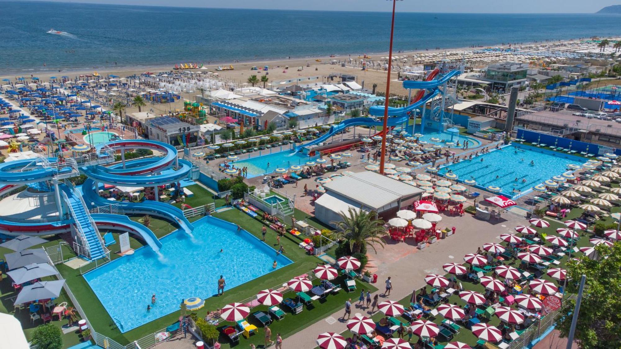Hotel NuovaMedusa Rimini Esterno foto