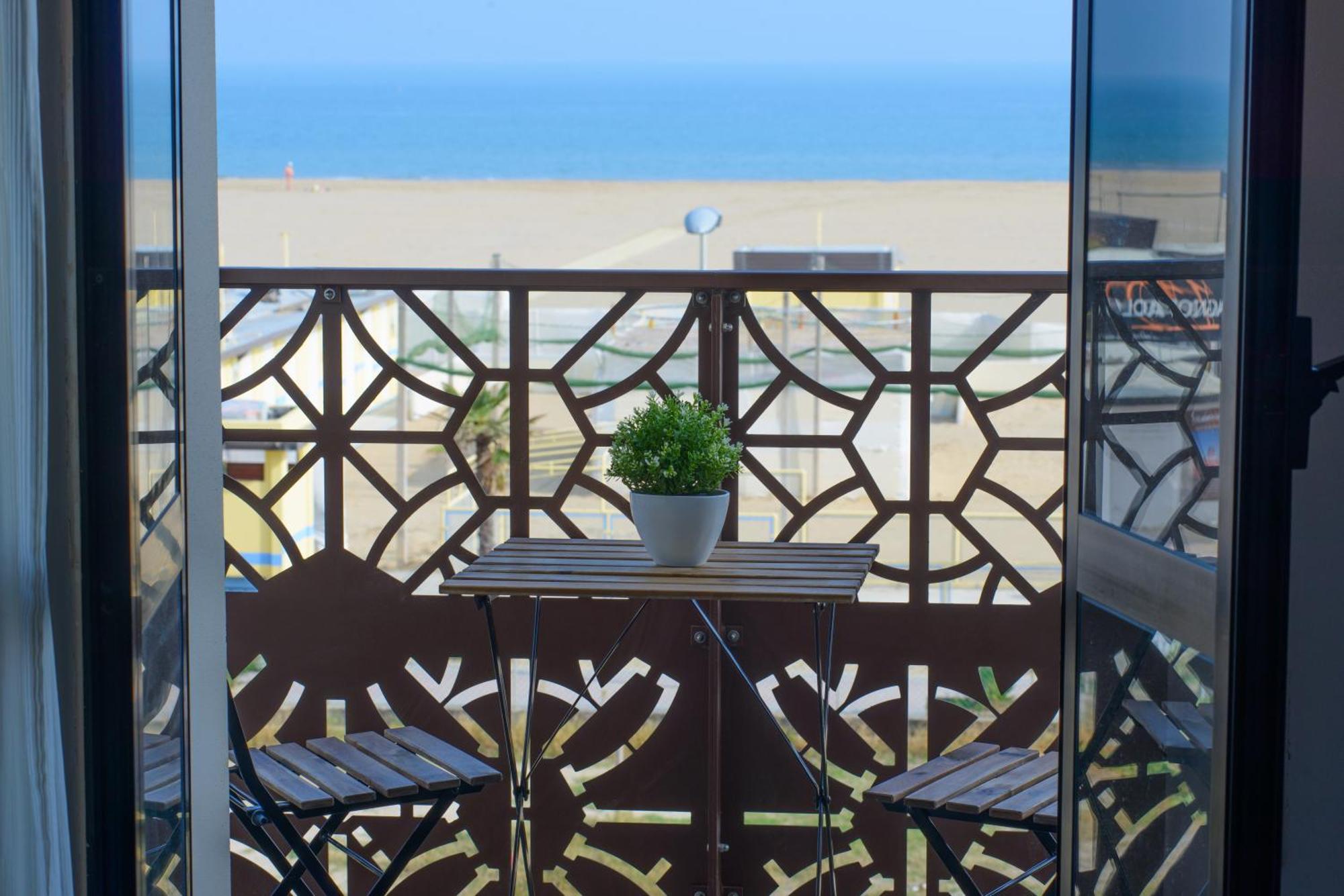 Hotel NuovaMedusa Rimini Esterno foto